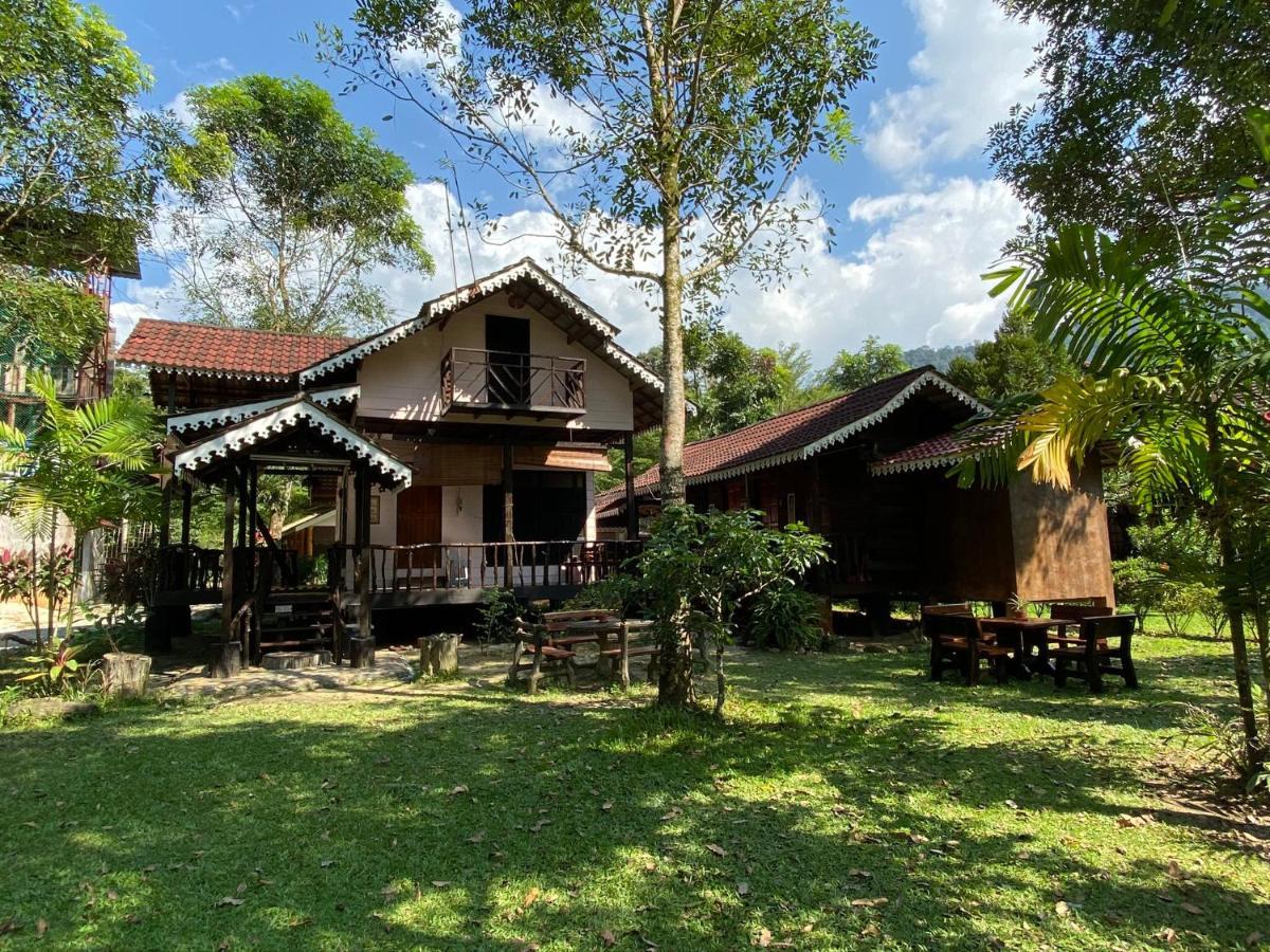 Rustic Chalet - Dahlia N Mawar At Sedim Vista Kulim Esterno foto