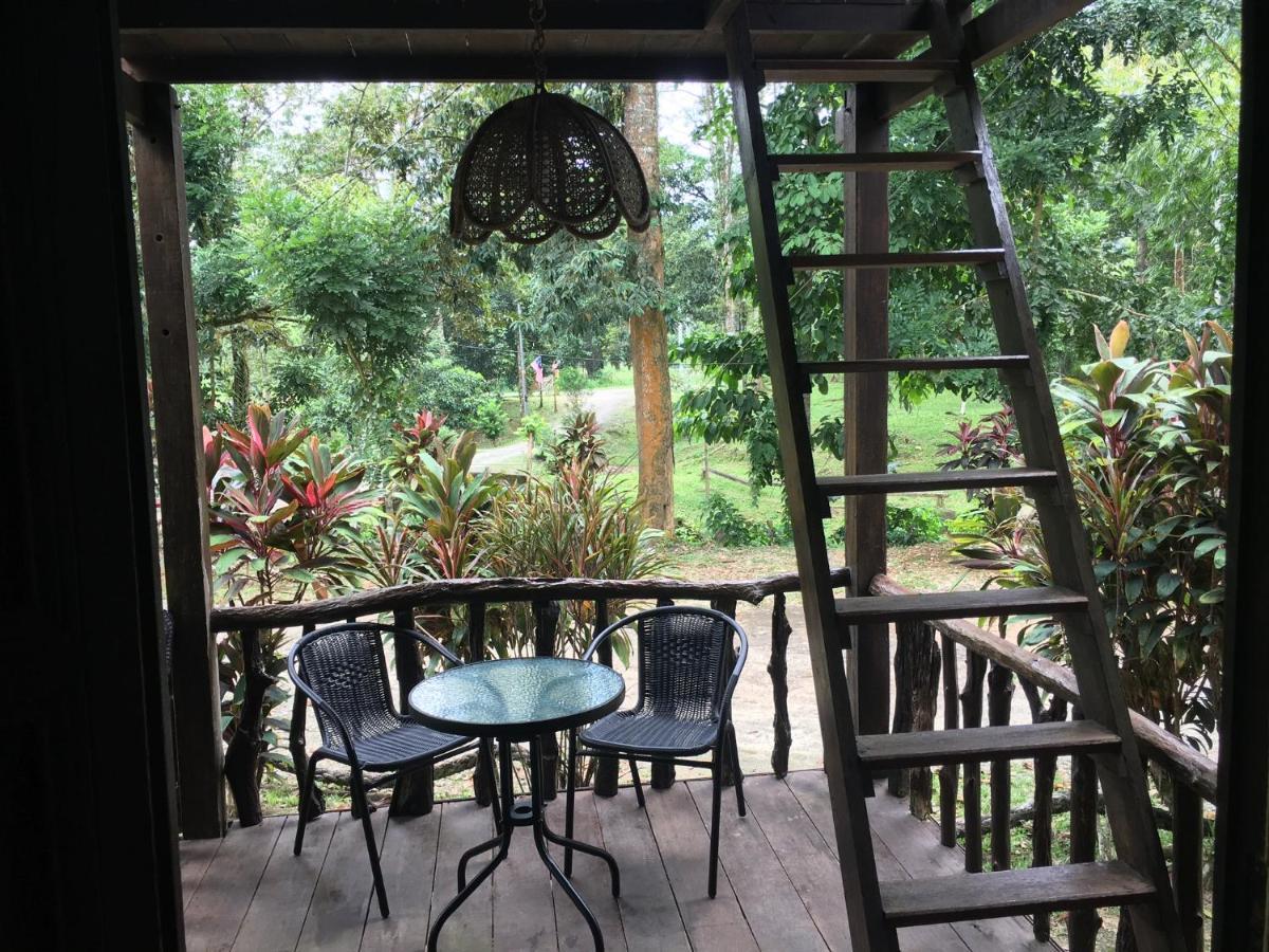 Rustic Chalet - Dahlia N Mawar At Sedim Vista Kulim Esterno foto