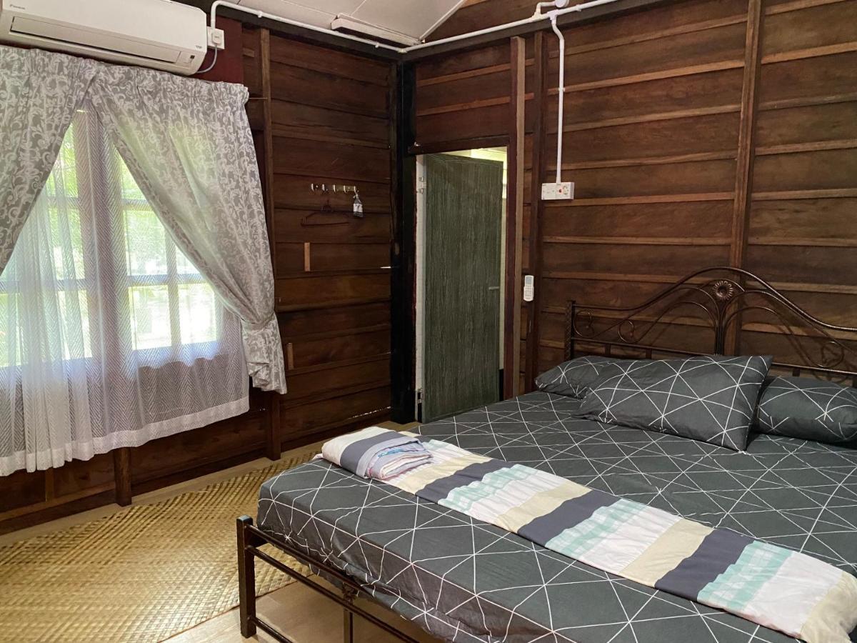 Rustic Chalet - Dahlia N Mawar At Sedim Vista Kulim Esterno foto
